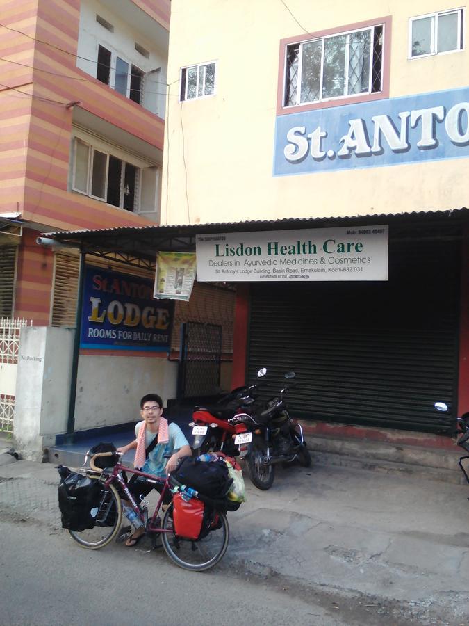 St. Antonys Lodge Kochi Екстер'єр фото