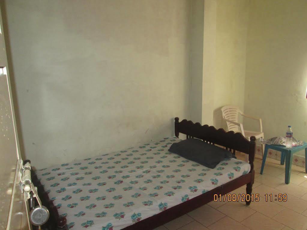 St. Antonys Lodge Kochi Екстер'єр фото